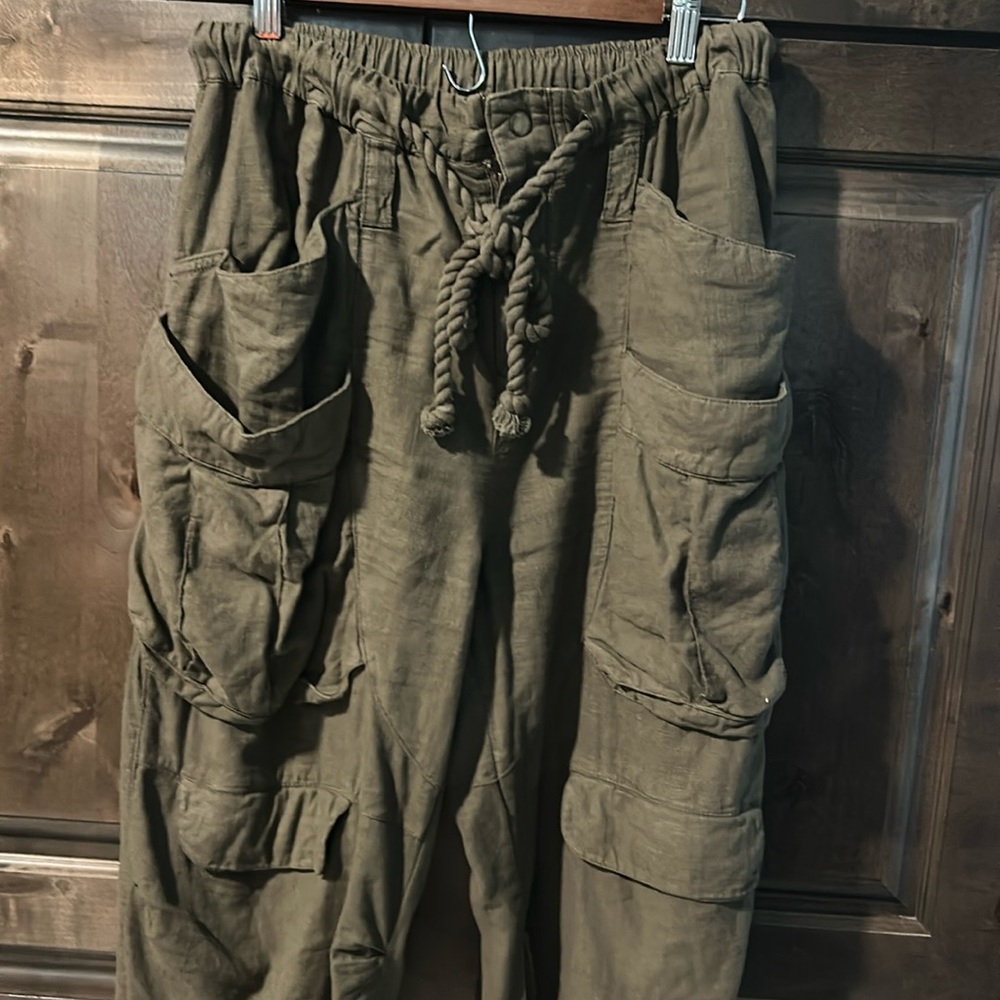 Sold out! Free People Rock and Crop It Linen Cargo Pants - Picture 8 of 16